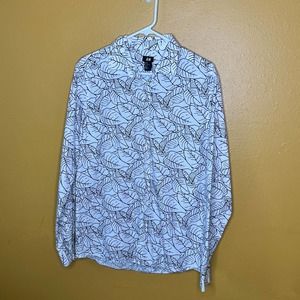 H&M Button Down Black White Leaf Pattern Shirt M